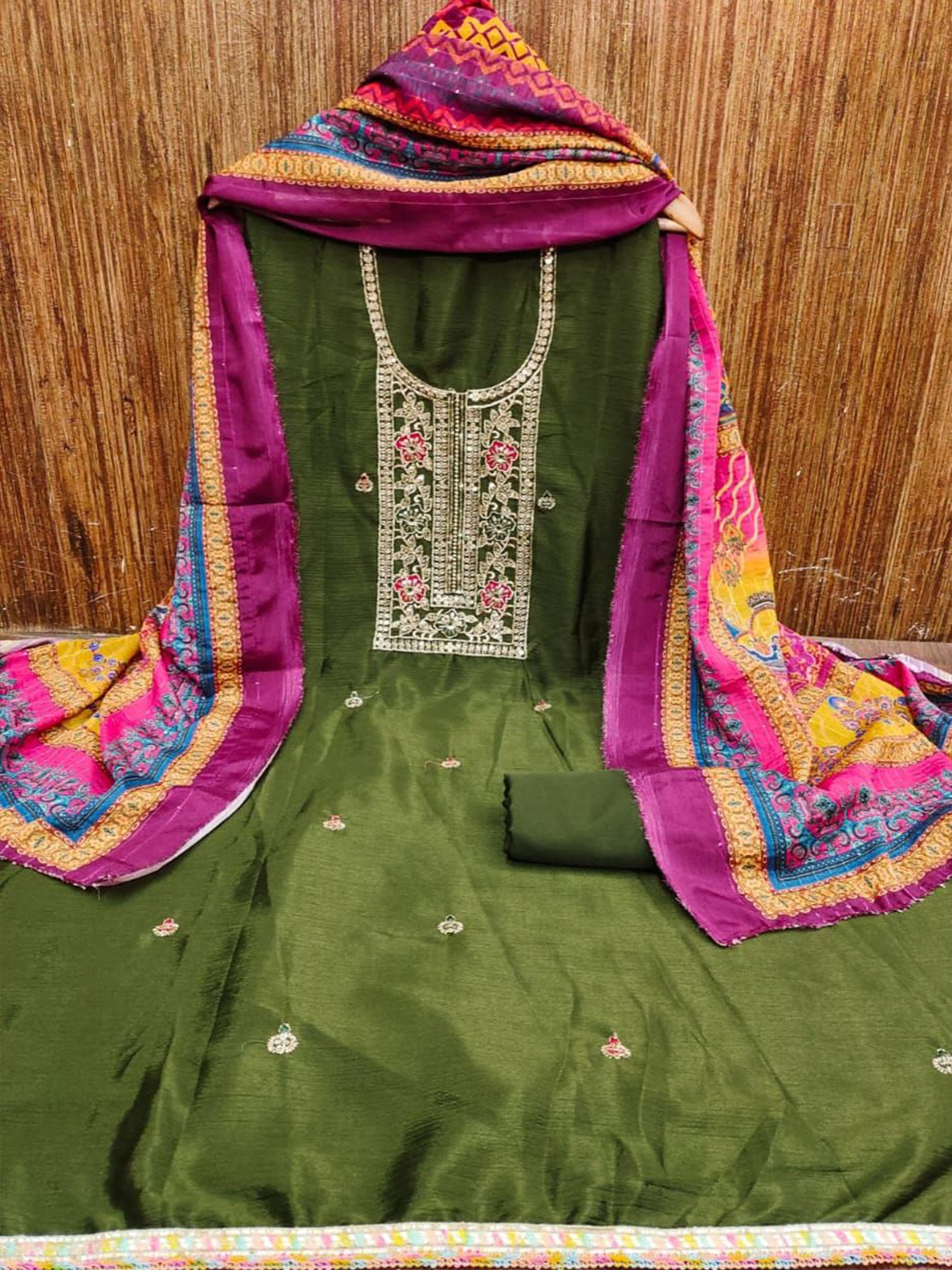

ZEEPKART Silk Chiffon Unstitched Dress Material, Green