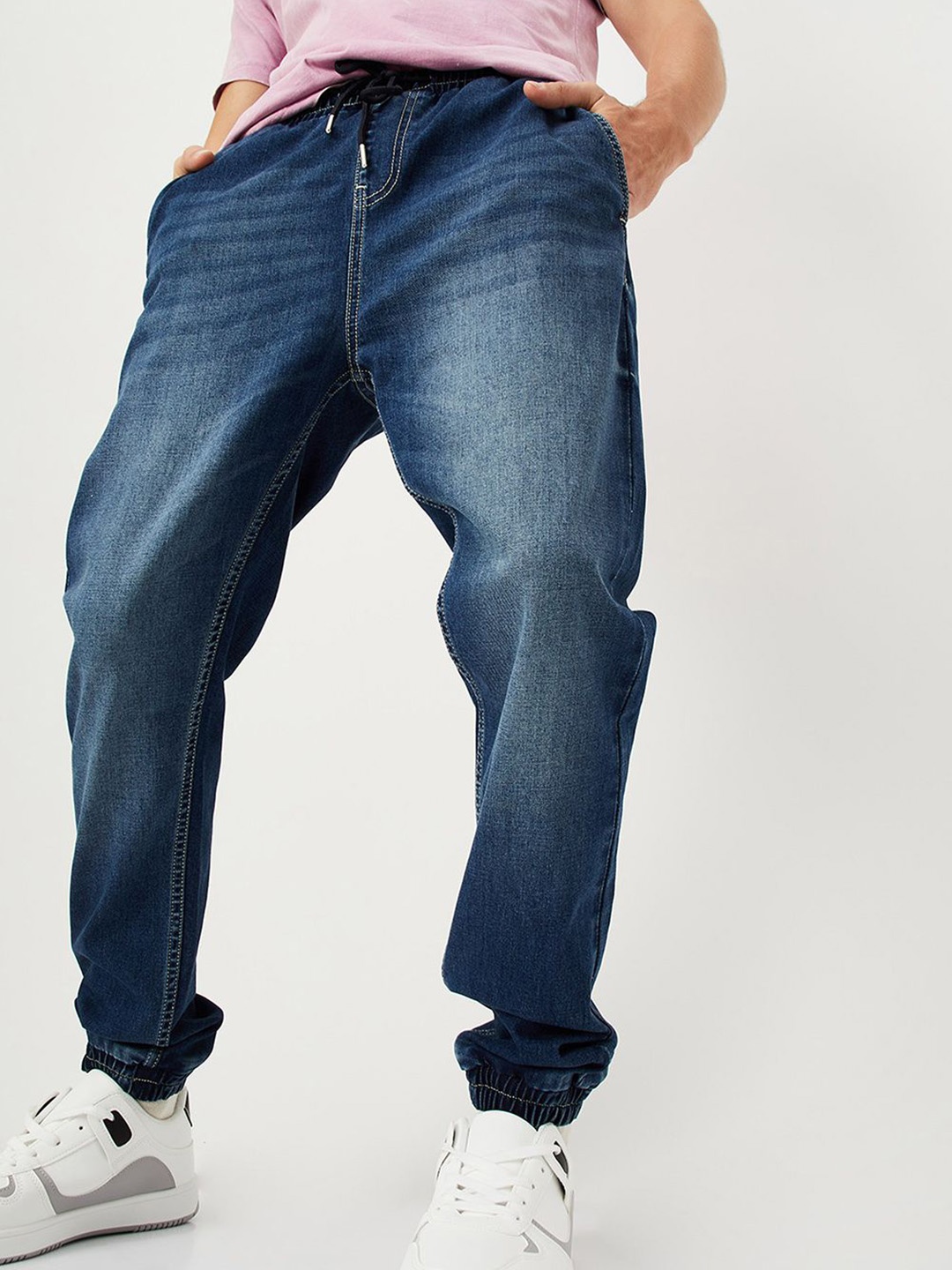 

max Men Faded Mid-Rise Cotton Joggers Trousers, Blue