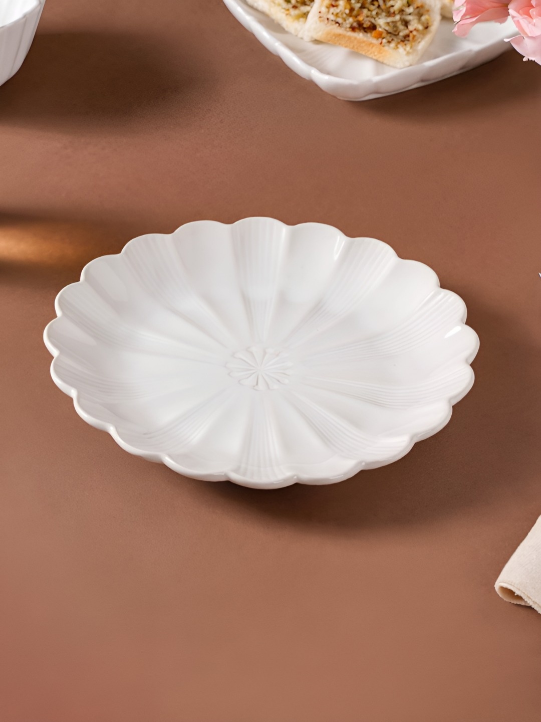 

Nestasia Ocean White Ceramic Round Plates