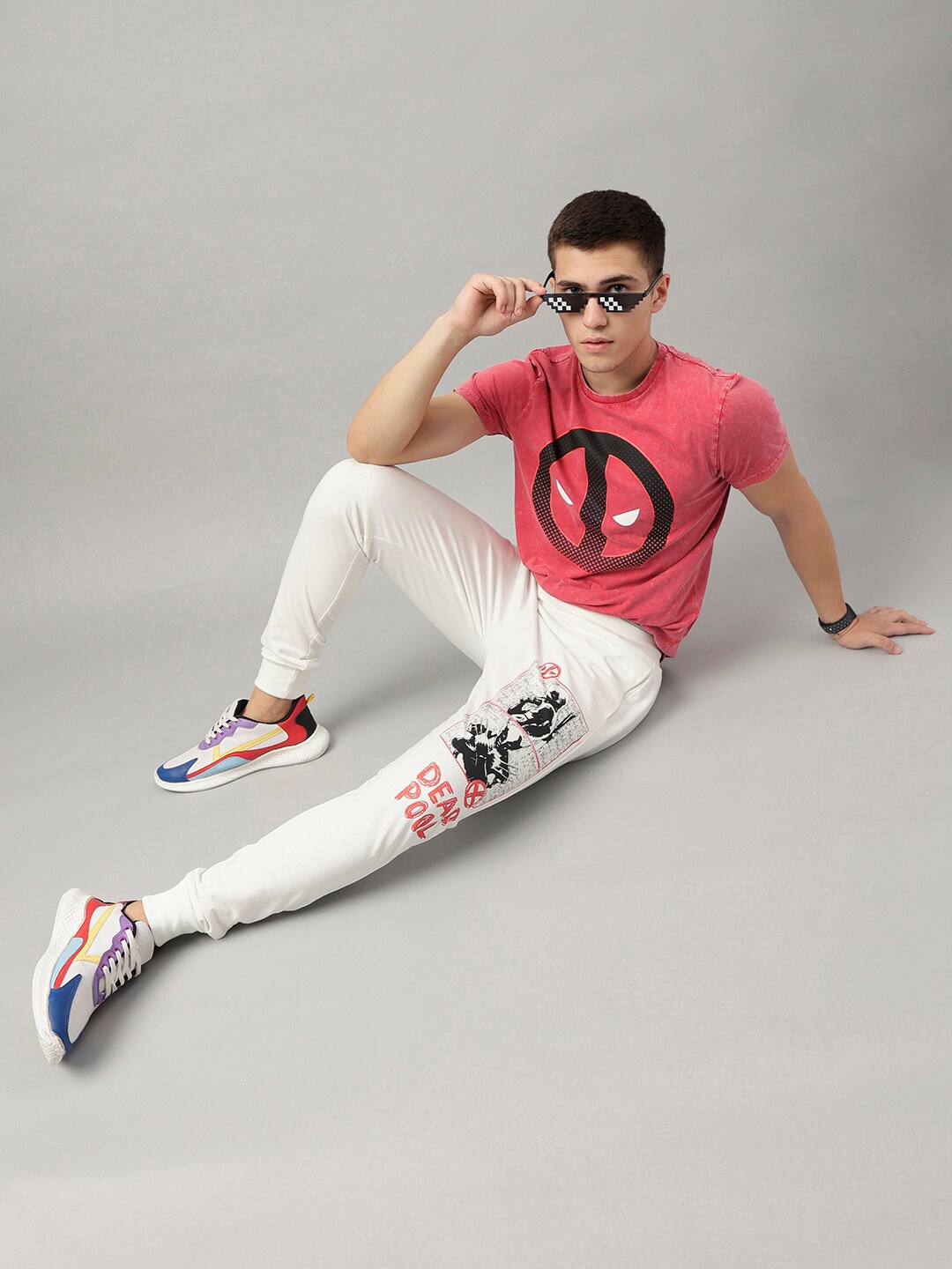 

Free Authority Deadpool Printed Pure Cotton Co-Ords Set, Red
