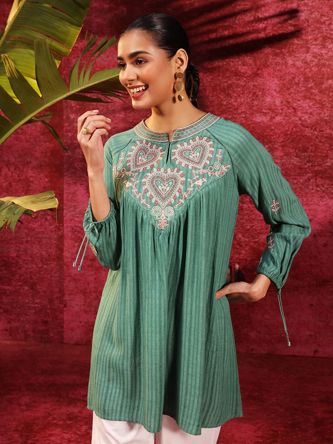 

Lakshita Floral Embroidered Round Neck A-Line Top, Green