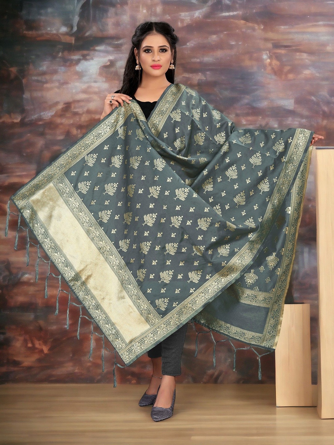 

CARTYSHOP Ethnic Motifs Woven Design Dupatta with Zari, Grey