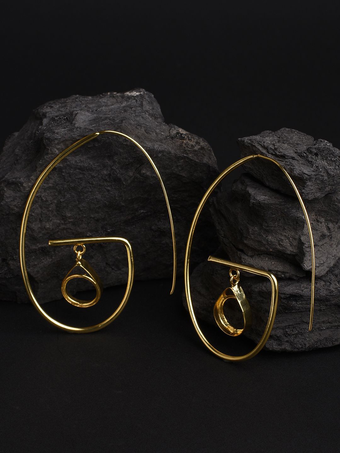 

XPNSV Gold-Plated Luxe Oval Dangler Drop Earrings