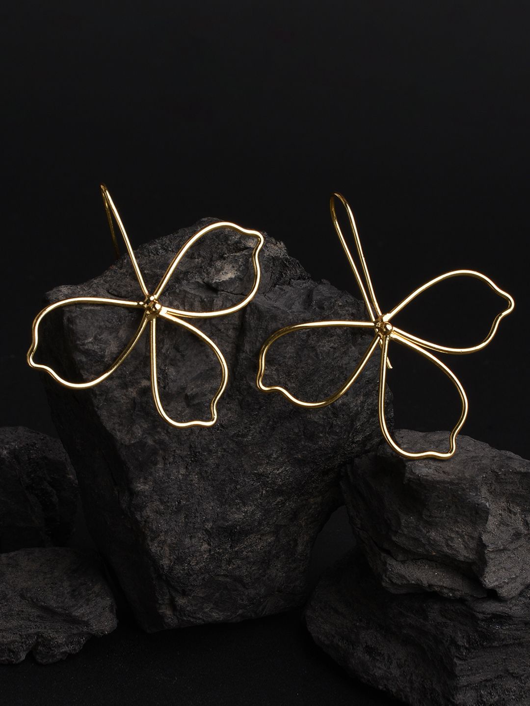 

XPNSV Gold-Plated Floral Drop Earrings