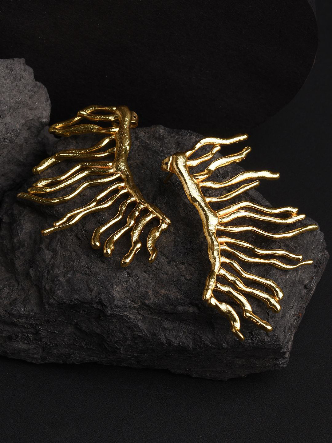 

XPNSV Flame Dance Gold-Plated Drop Earrings