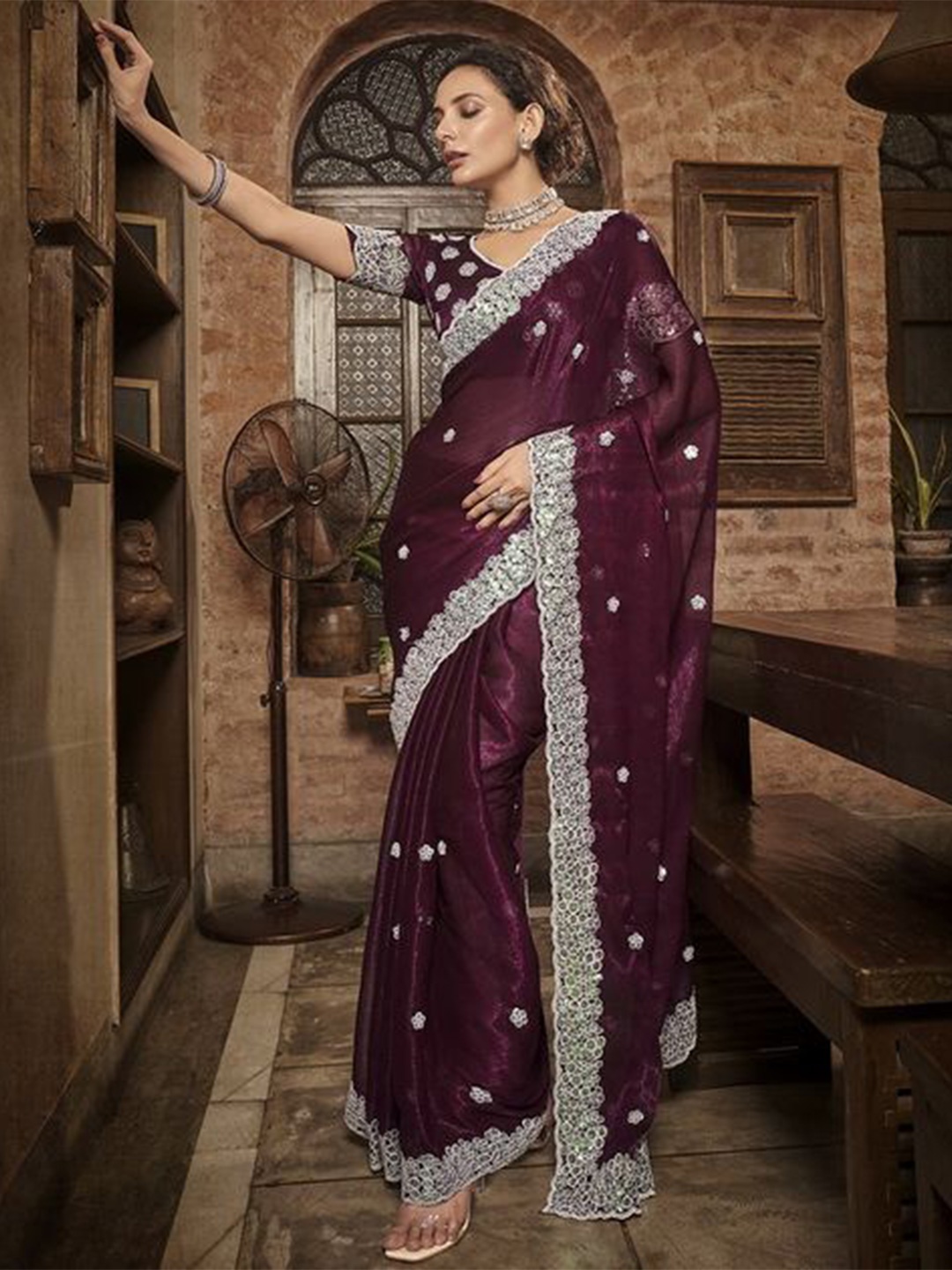 

Kalista Floral Embroidered Pure Chiffon Saree, Burgundy