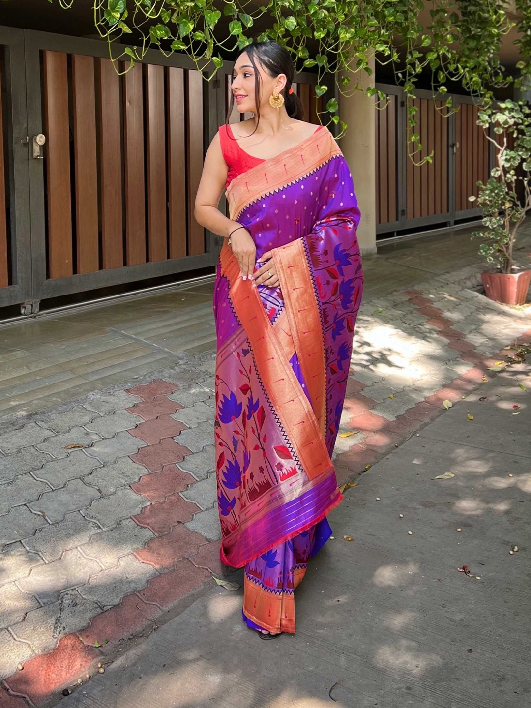 

Mitera Woven Design Zari Paithani Saree, Blue