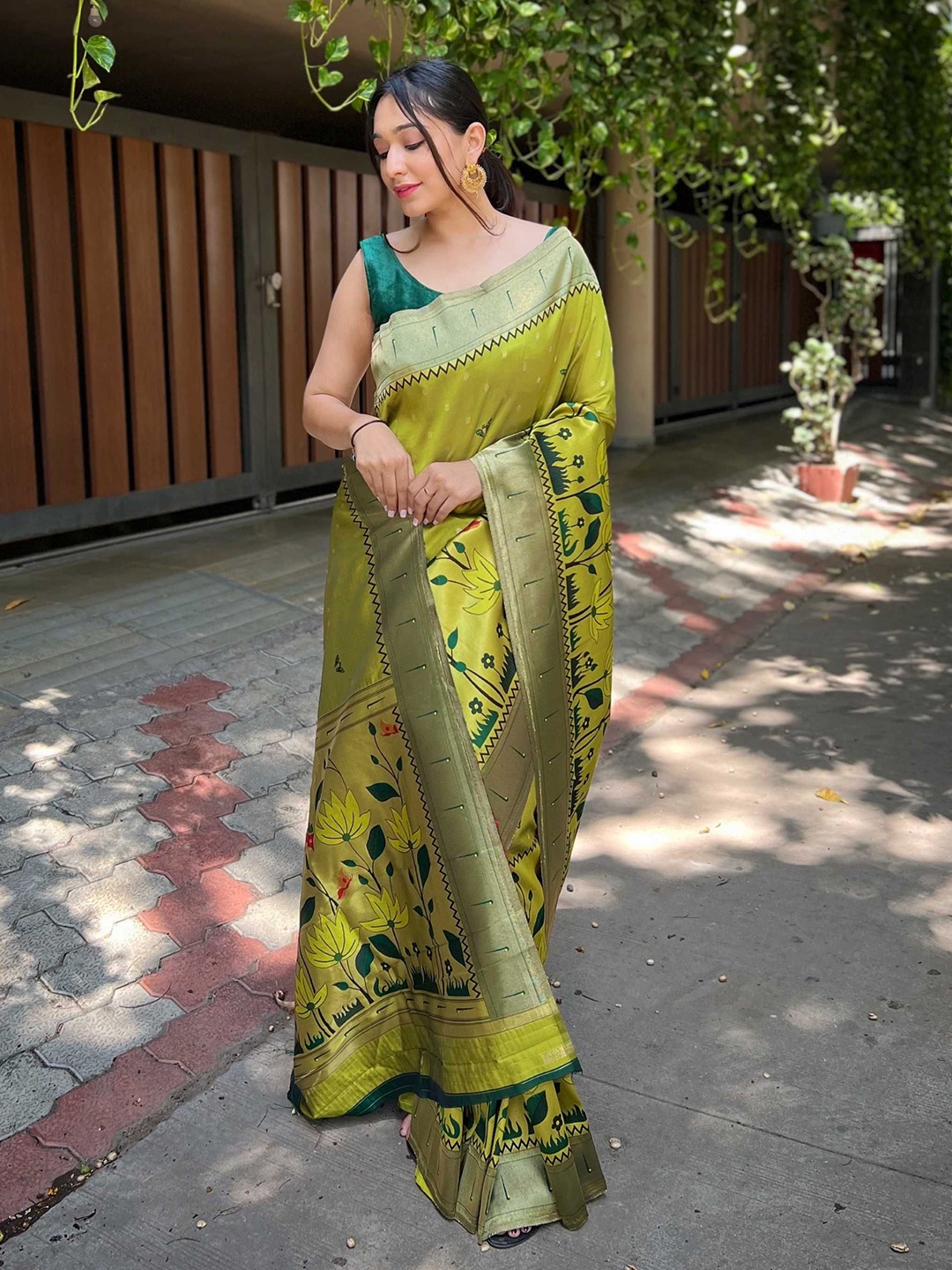 

Mitera Ethnic Motifs Zari Paithani Saree, Green