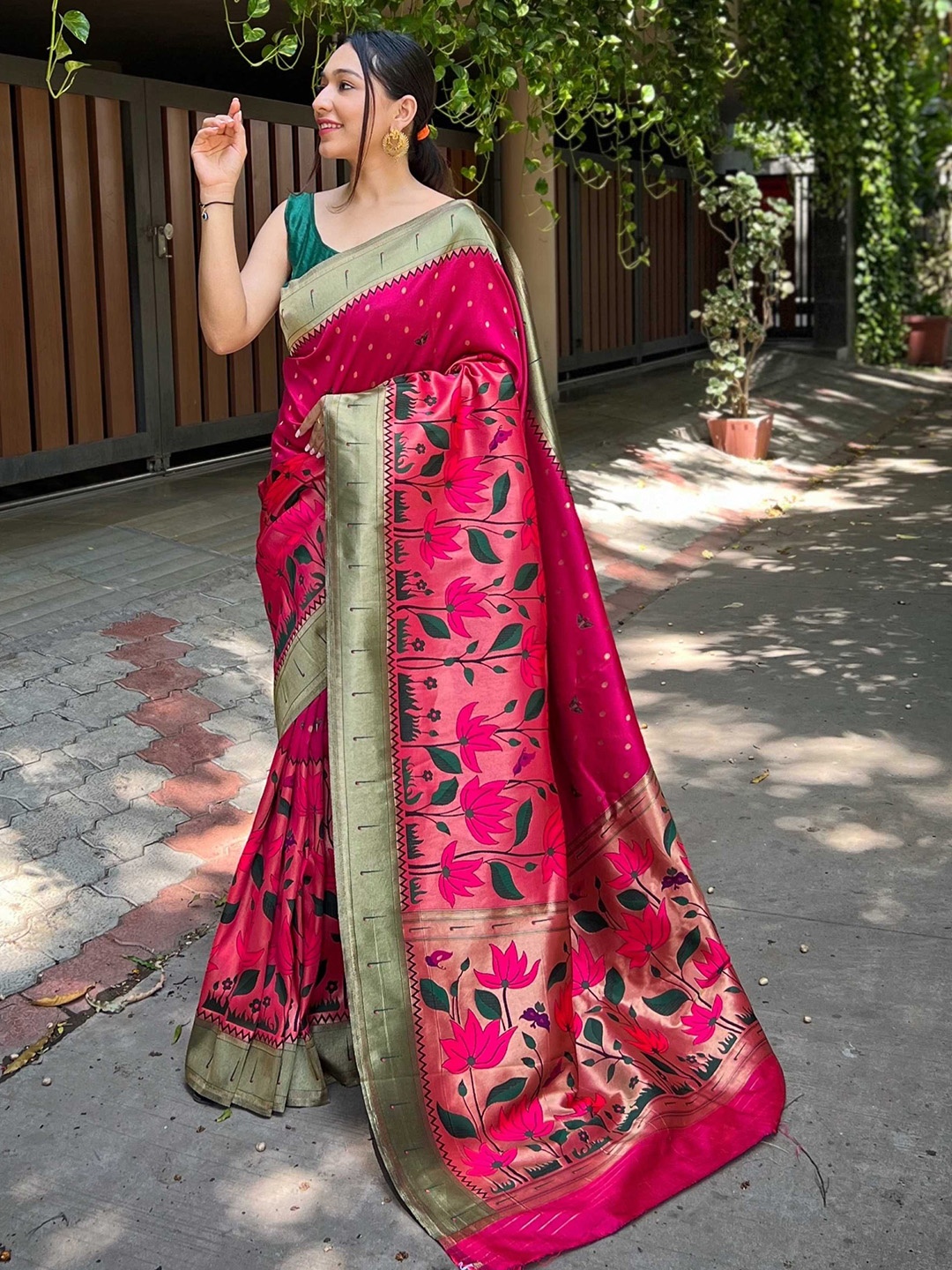 

Mitera Woven Design Zari Paithani Saree, Pink