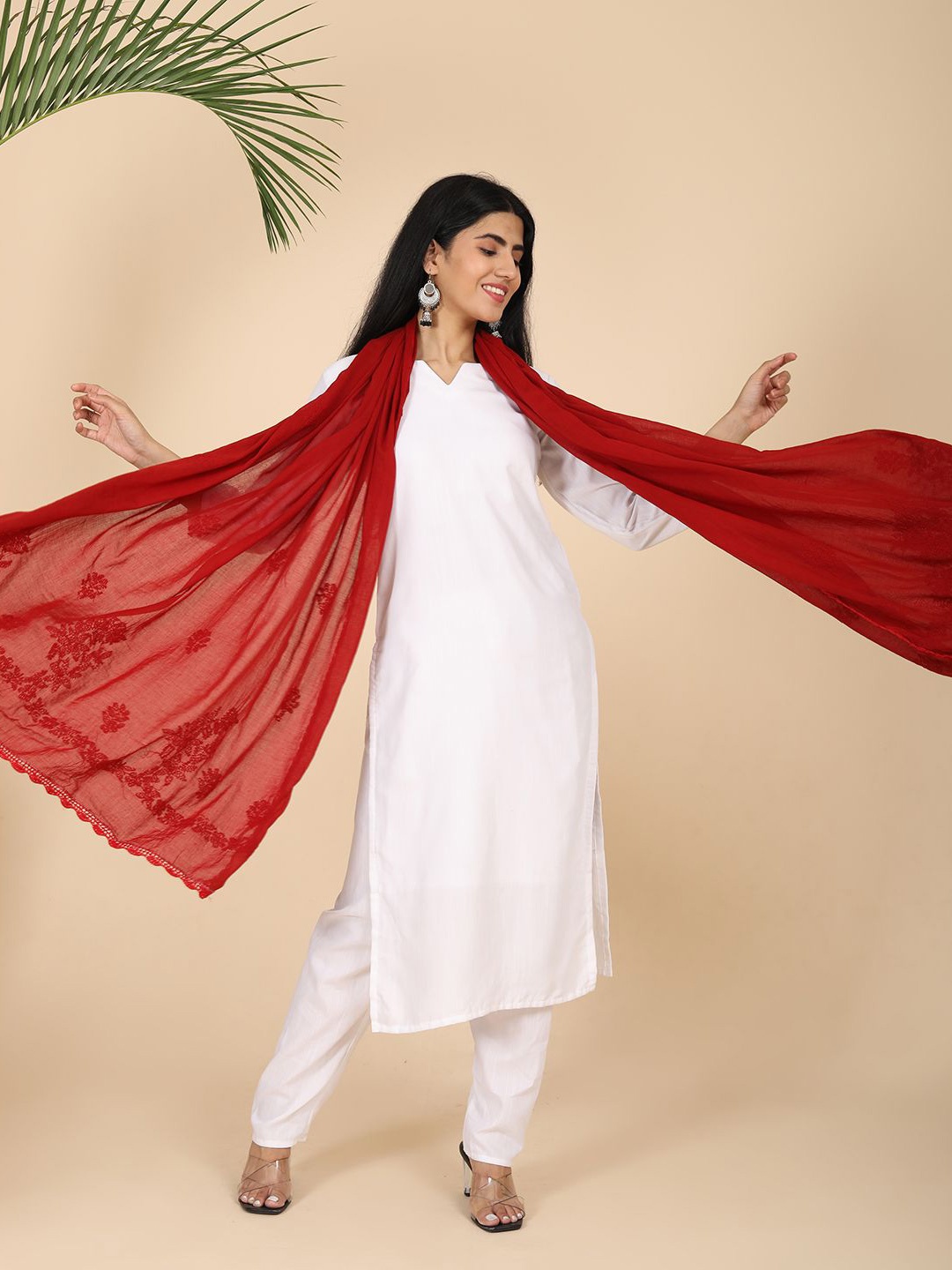 

HELLA FASHIONS Ethnic Motifs Embroidered Cotton Chikankari Dupatta, Maroon