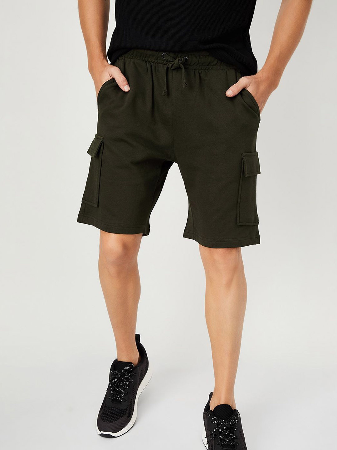 

max Men Regular Fit Mid-Rise Cargo Shorts, Olive