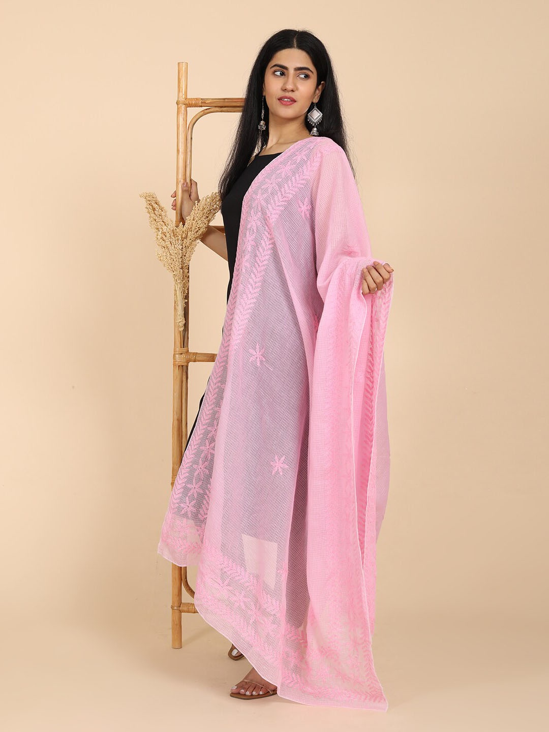 

HELLA FASHIONS Ethnic Motifs Embroidered Cotton Chikankari Dupatta, Pink