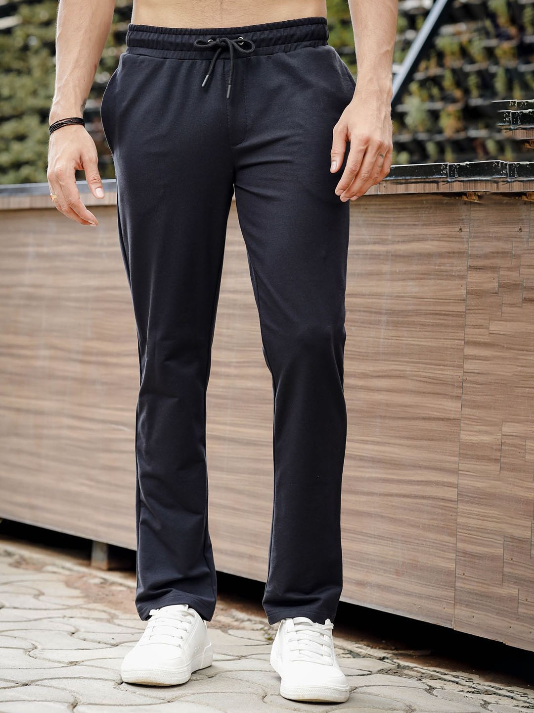 

ONE SKY Men Mid-Rise Track Pants, Black