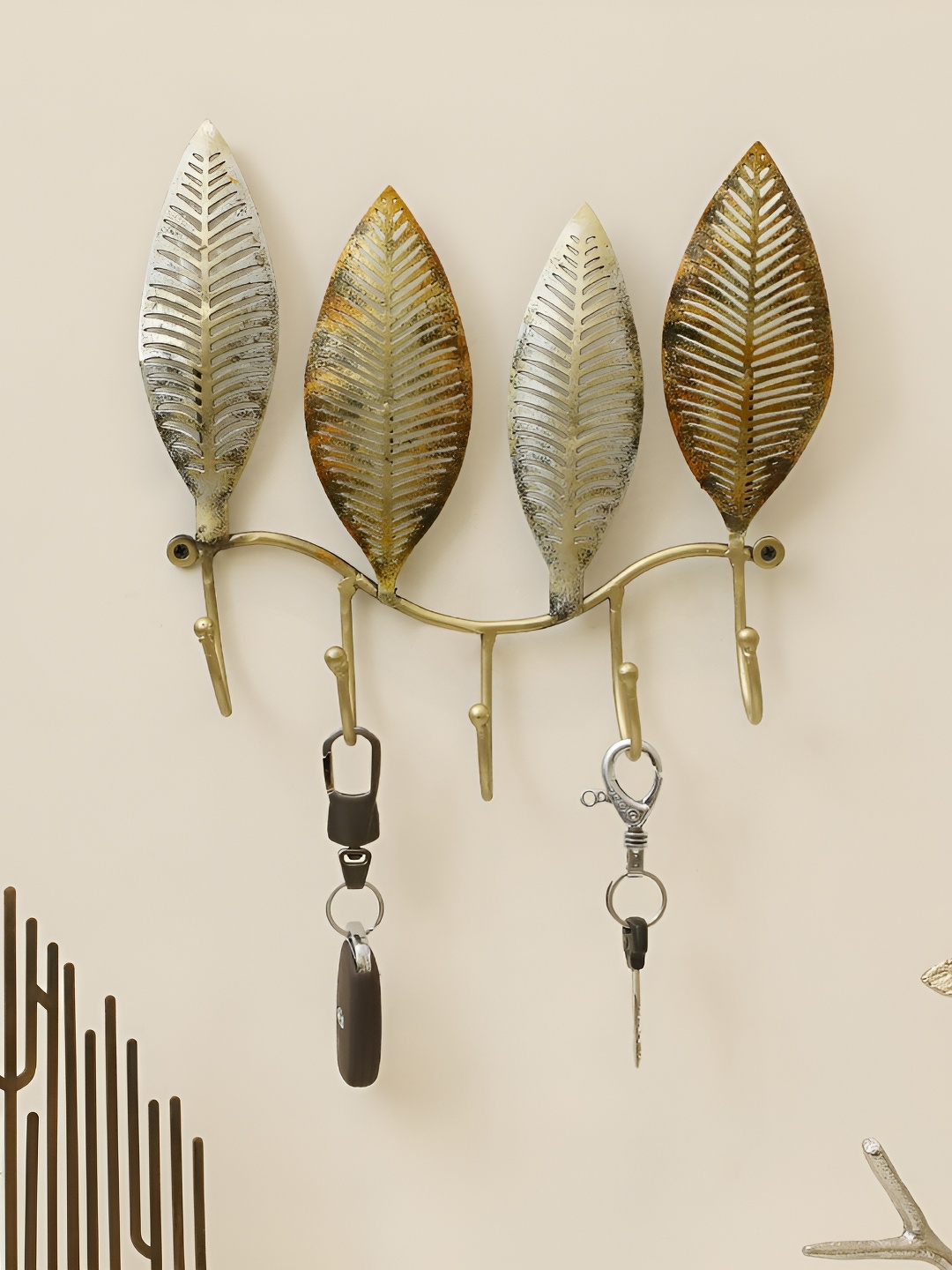 vedas Beige Four Ginko Metal Key Holder With 5 Hook