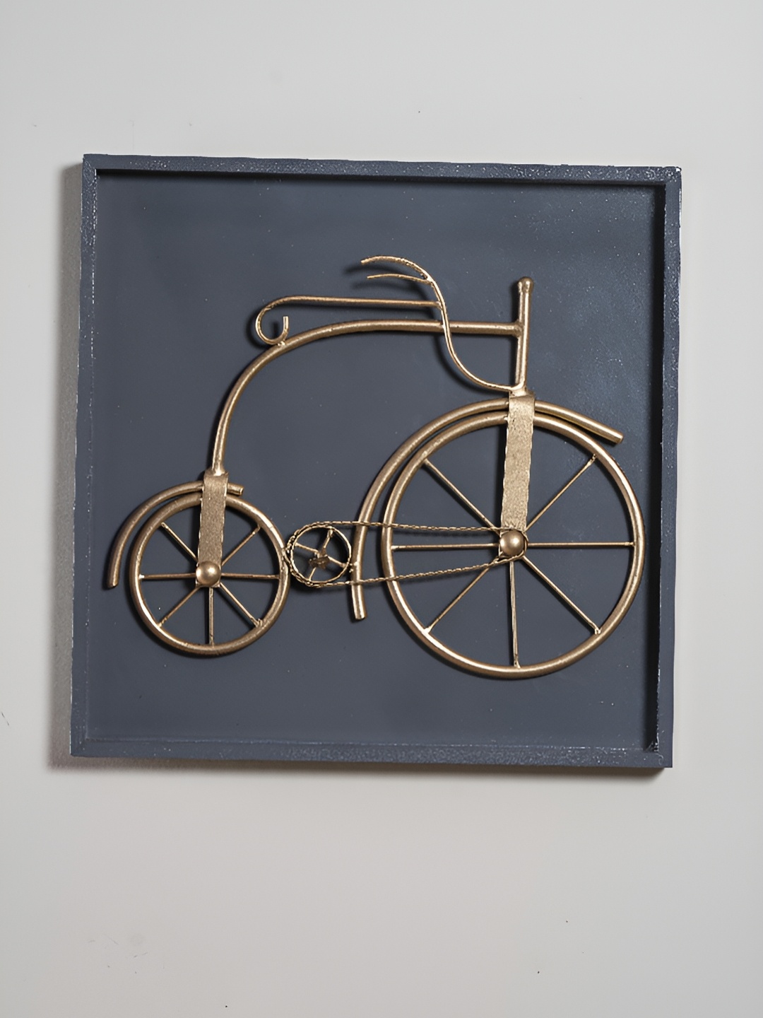 

vedas Grey & Gold Toned Textured Metal Abstract Wall Decor