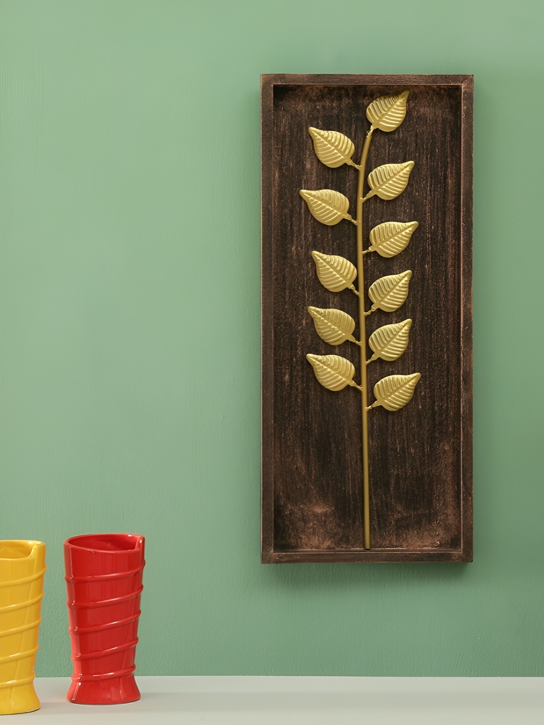 

vedas Metallic Toned & Gold Textured Metal Titan Leaf Wall Decor Plate