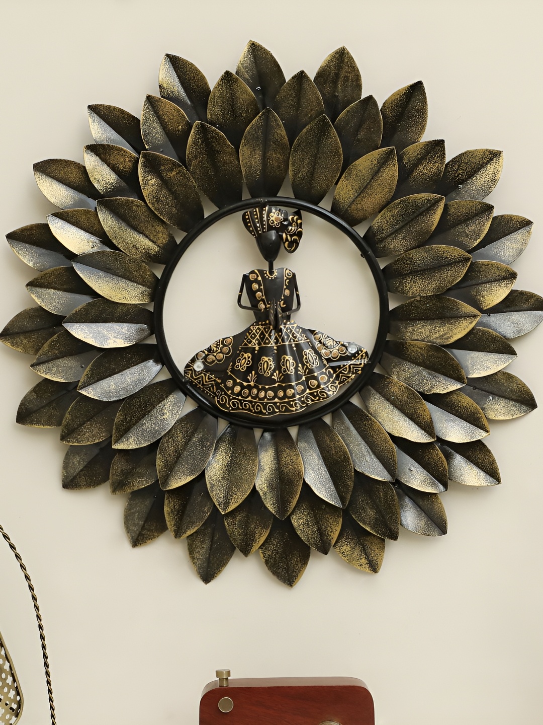 

vedas Brown & Gold Toned Textured Metal Abstract Wall Decor