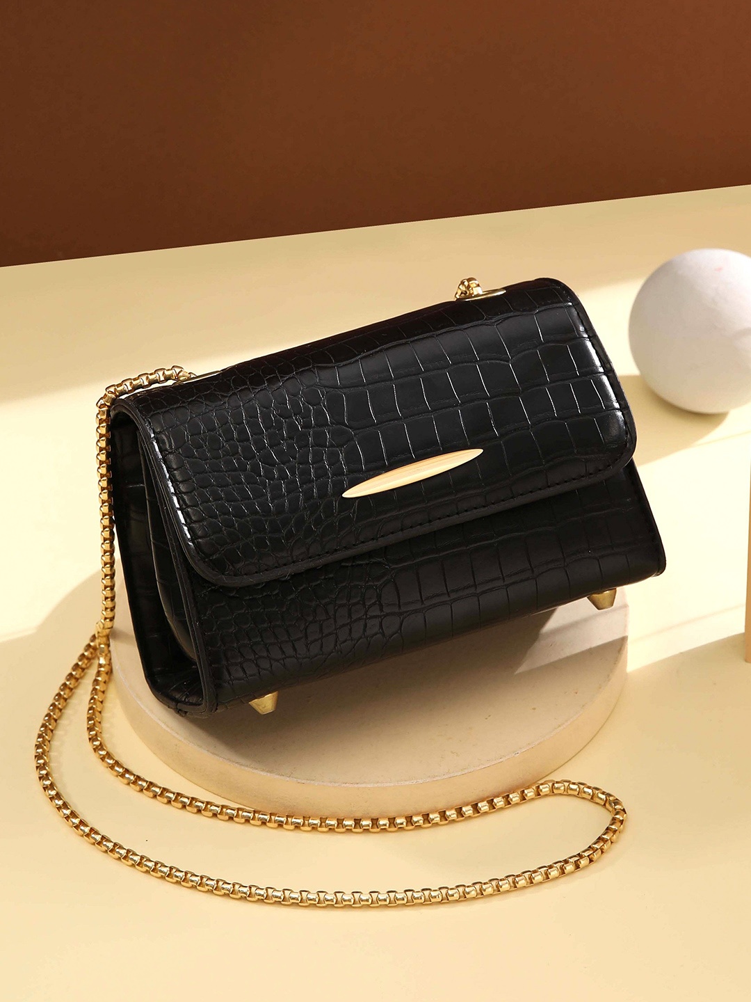 

Diva Dale Structured Sling Bag, Black