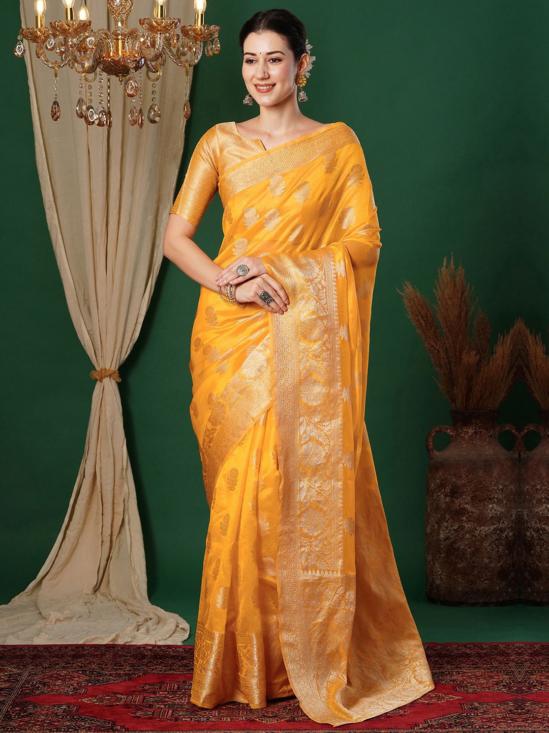 

Satrani Floral Zari Banarasi Saree, Yellow