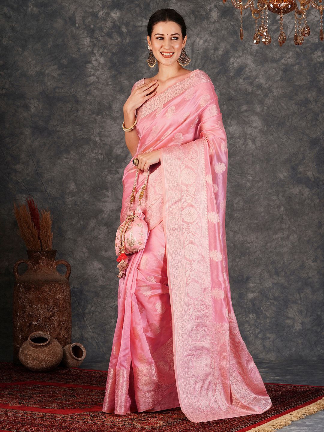 

Satrani Floral Zari Banarasi Saree, Peach