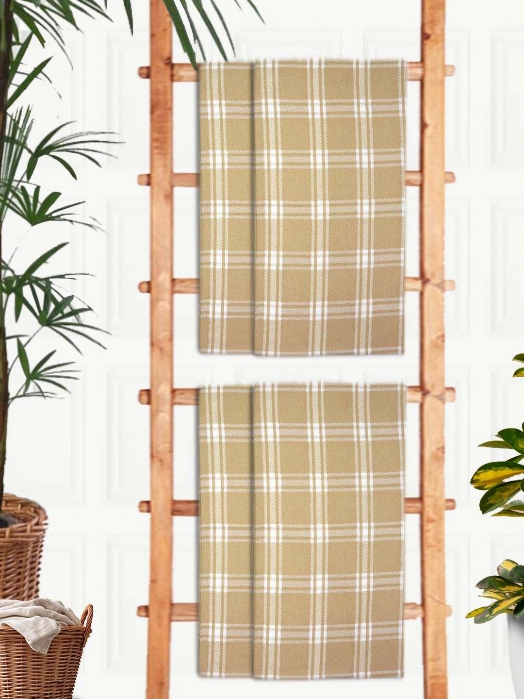 

Athom Living Yellow & White 4 Pieces Printed Cotton 210 GSM Bath Towel