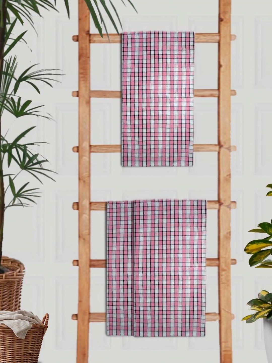 

Athom Living Pink & White 3 Pieces Printed Cotton 210 GSM Bath Towels