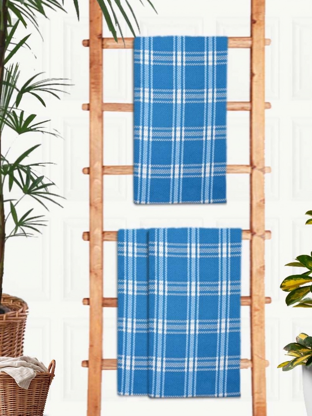 

Athom Living Blue & White 3 Pieces Printed Cotton 210 GSM Bath Towel