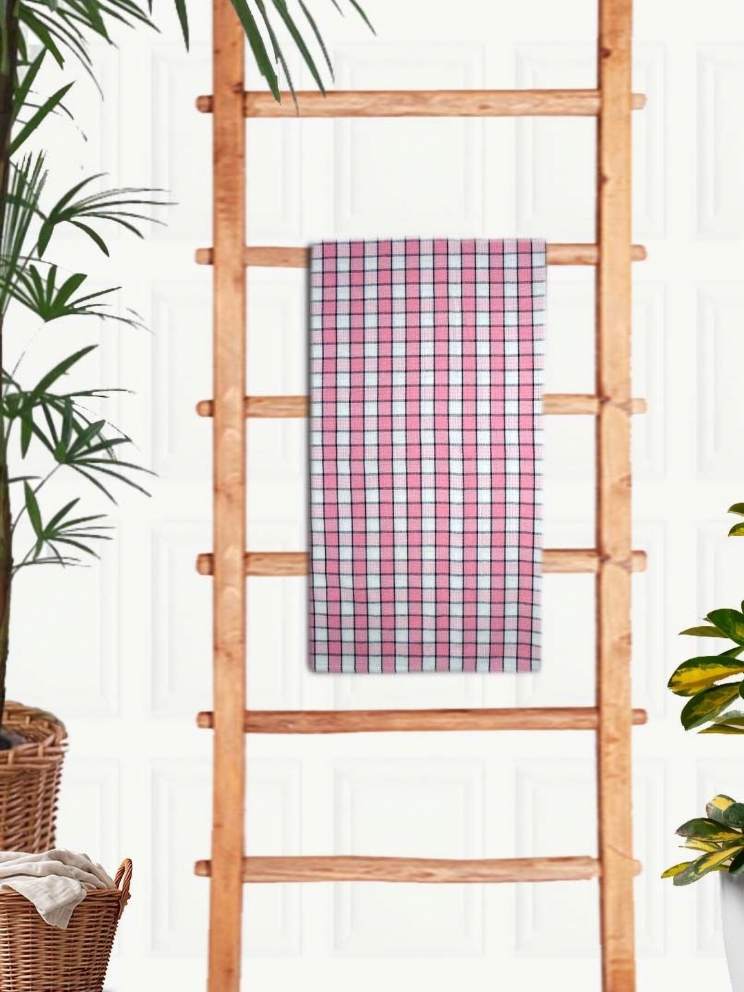 

Athom Living Pink & White Checked Cotton 210 GSM Bath Towel