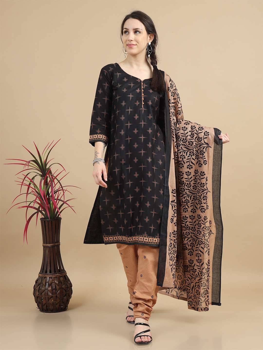 

MIRAAN Floral Printed Regular Pure Cotton Kurta with Patiala & Dupatta, Black