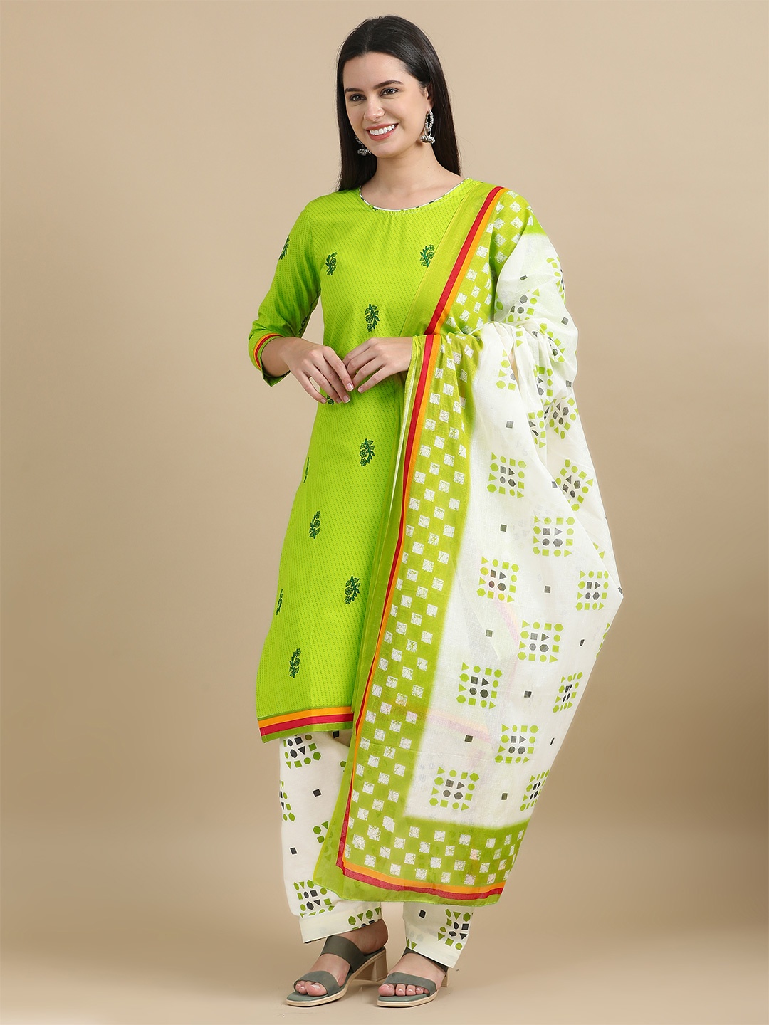 

MIRAAN Floral Printed Regular Pure Cotton Kurta with Patiala & Dupatta, Green