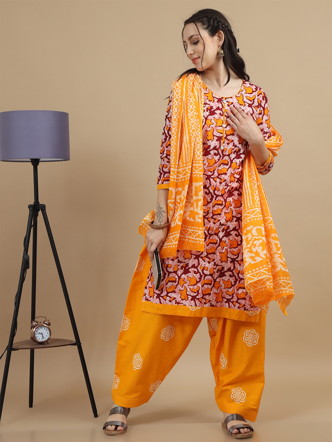 

MIRAAN Floral Printed Regular Pure Cotton Kurta with Patiala & Dupatta, Yellow