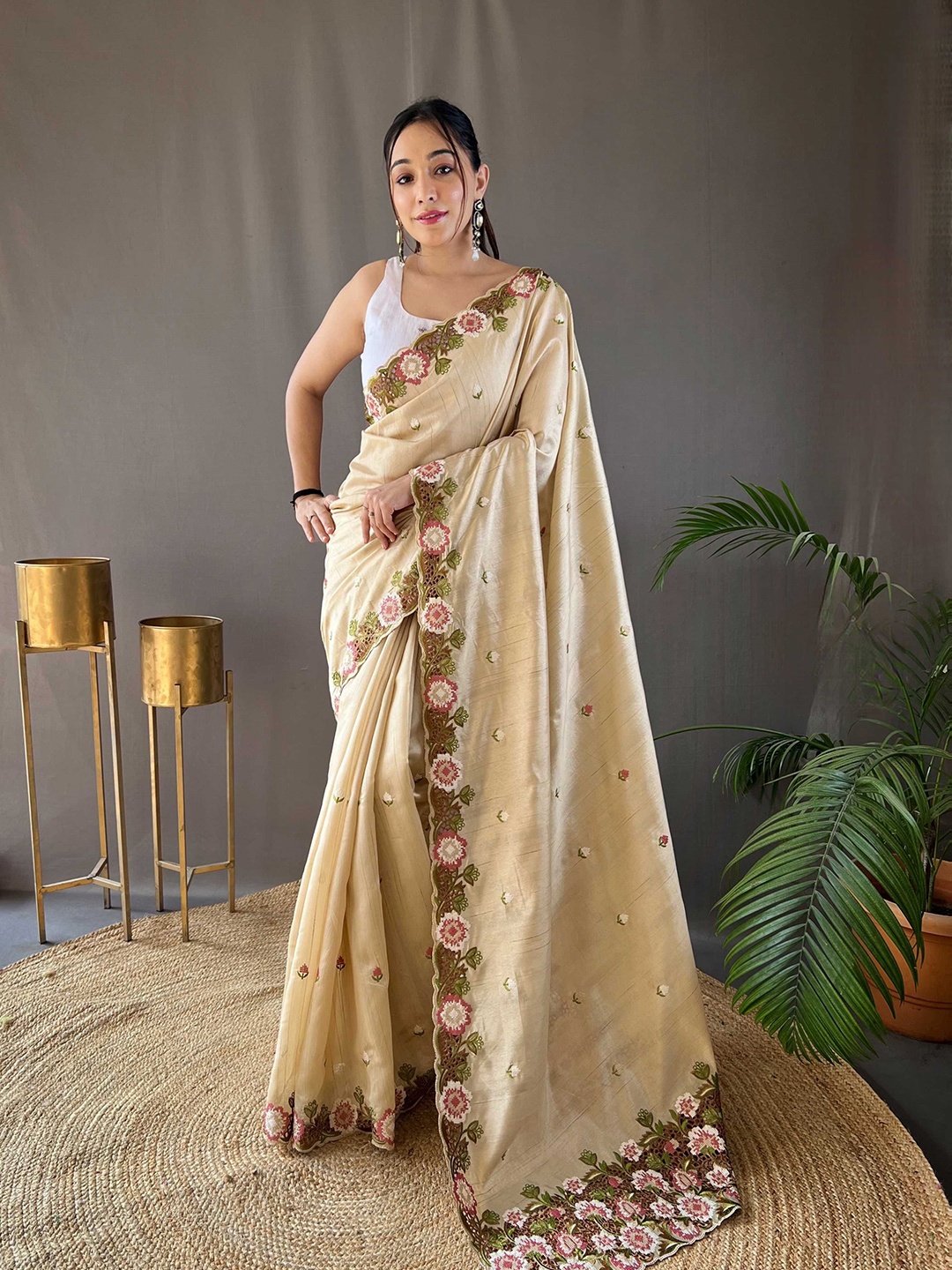 

Panzora Floral Embroidered Tussar Saree, White