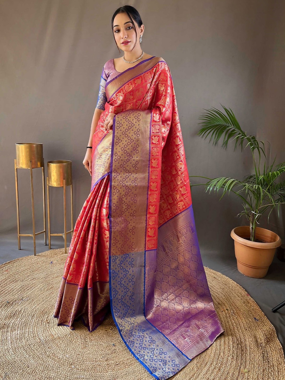 

Panzora Woven Design Zari Banarasi Saree, Red