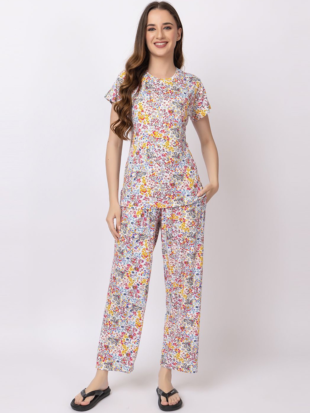 

KEIKO Floral Printed Round Neck Short Sleeves Top & Pyjamas Night suit, Yellow