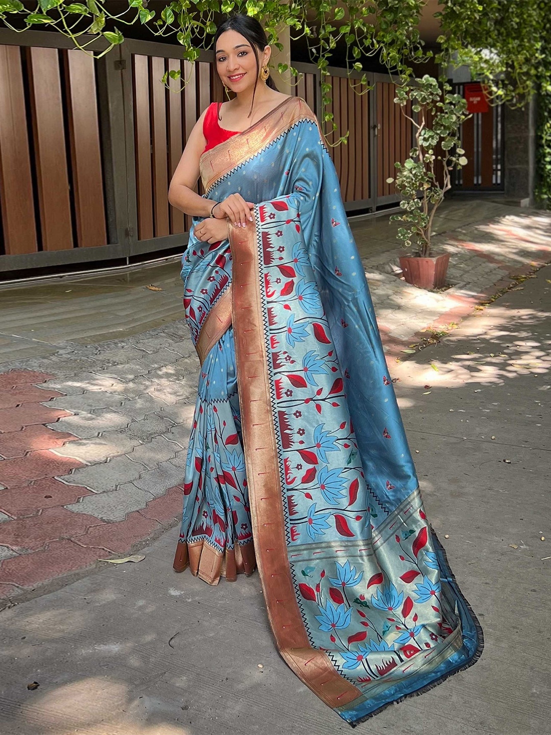 

Panzora Woven Design Zari Paithani Saree, Blue