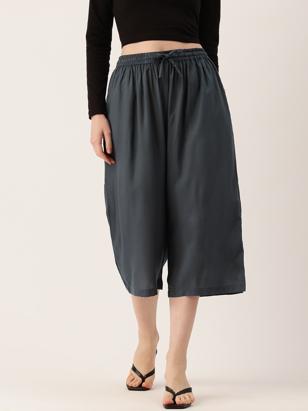 

FERANOID Women Solid Cropped Palazzos, Grey