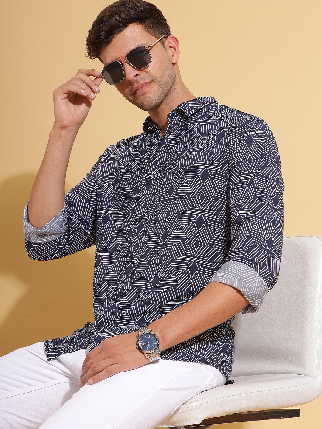 

HERE&NOW Navy Blue Slim Fit Geometric Printed Spread Collar Long Sleeves Shirt