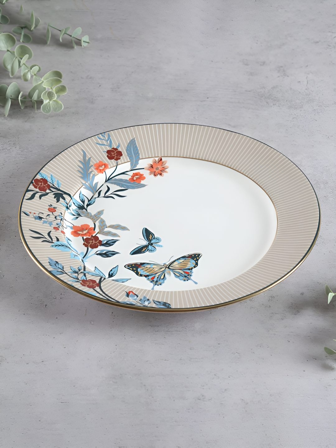 

India Circus by Krsnaa Mehta White Printed Glossy Dinner Plates