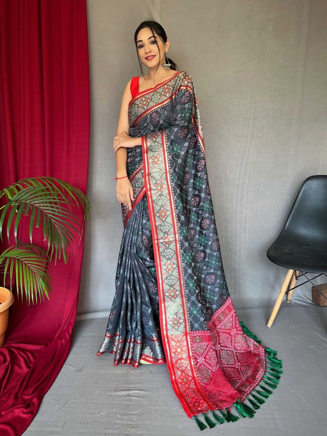 

Panzora Ethnic Motifs Zari Patola Saree, Grey