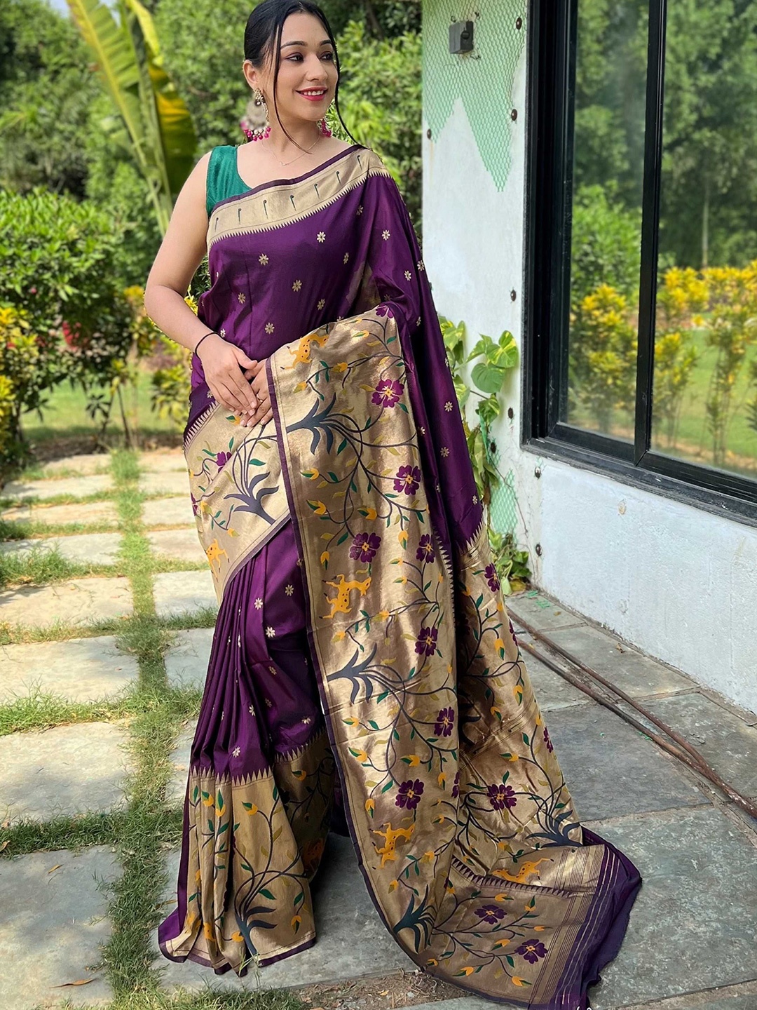 

Panzora Woven Design Zari Paithani Saree, Purple