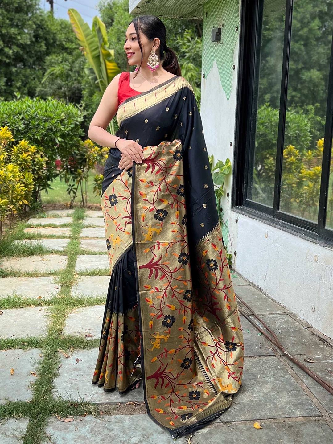 

Panzora Woven Design Zari Paithani Saree, Black