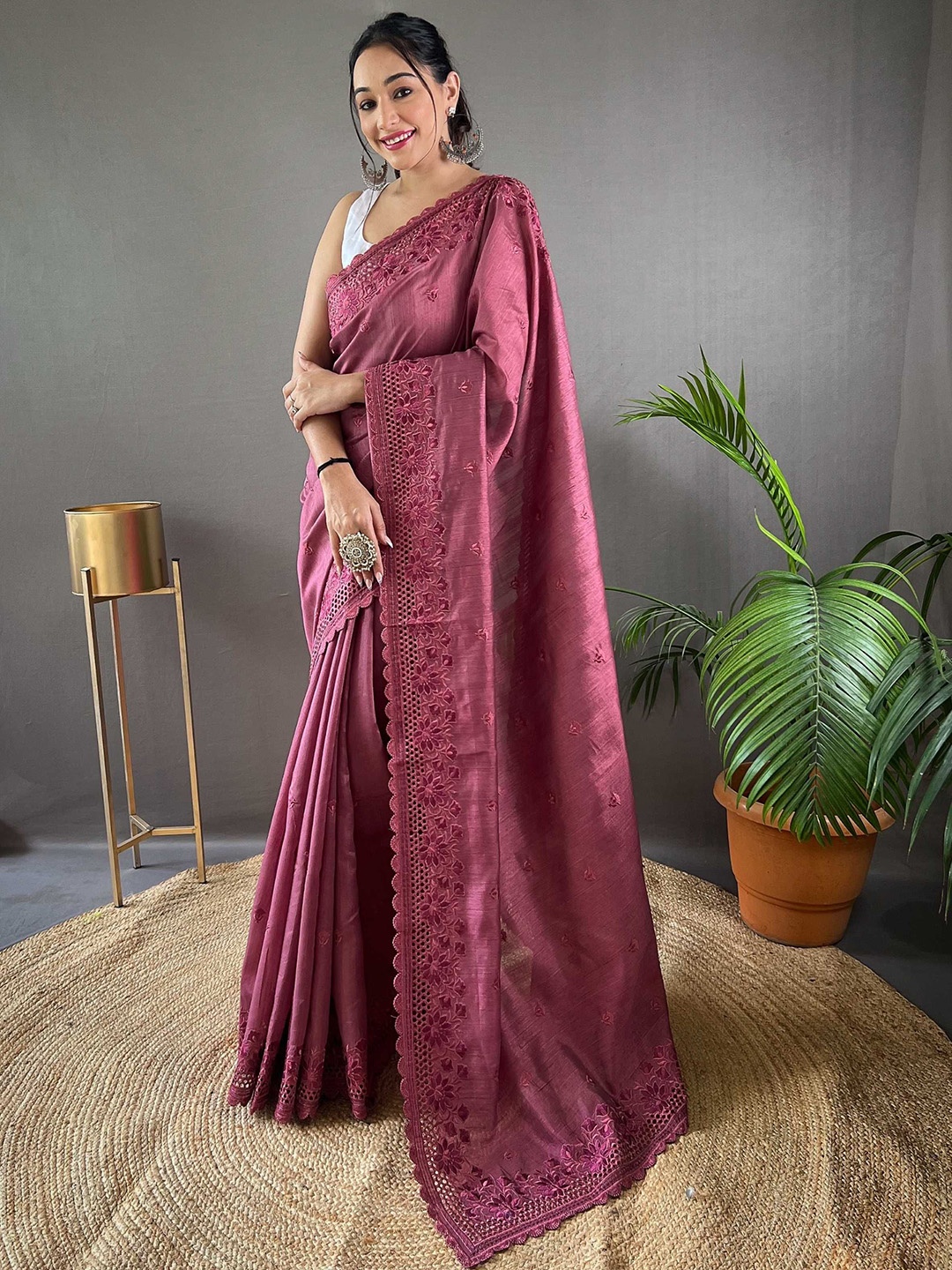 

Panzora Floral Embroidered Saree, Pink