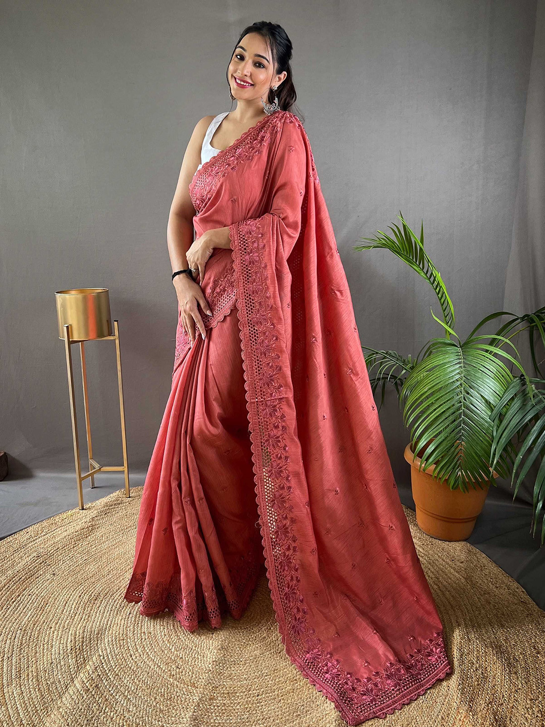 

Panzora Floral Embroidered Saree With Blouse Piece, Peach