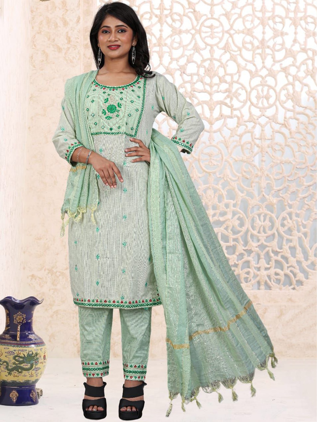 

S.K.C Floral Printed Round Neck Straight Kurta with Trousers & Dupatta, Sea green