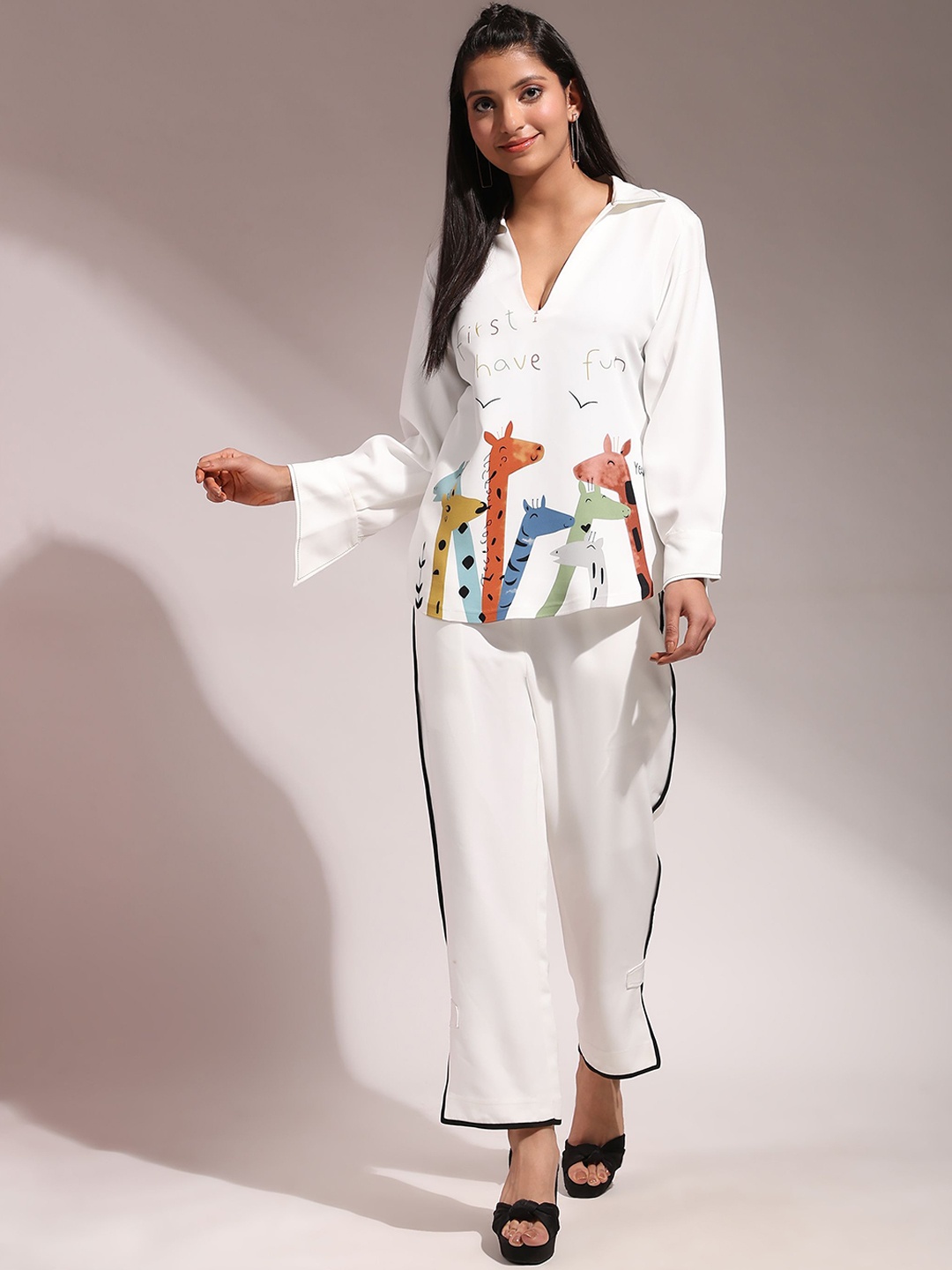 

Phenav Printed V-Neck Top With Trousers, Off white