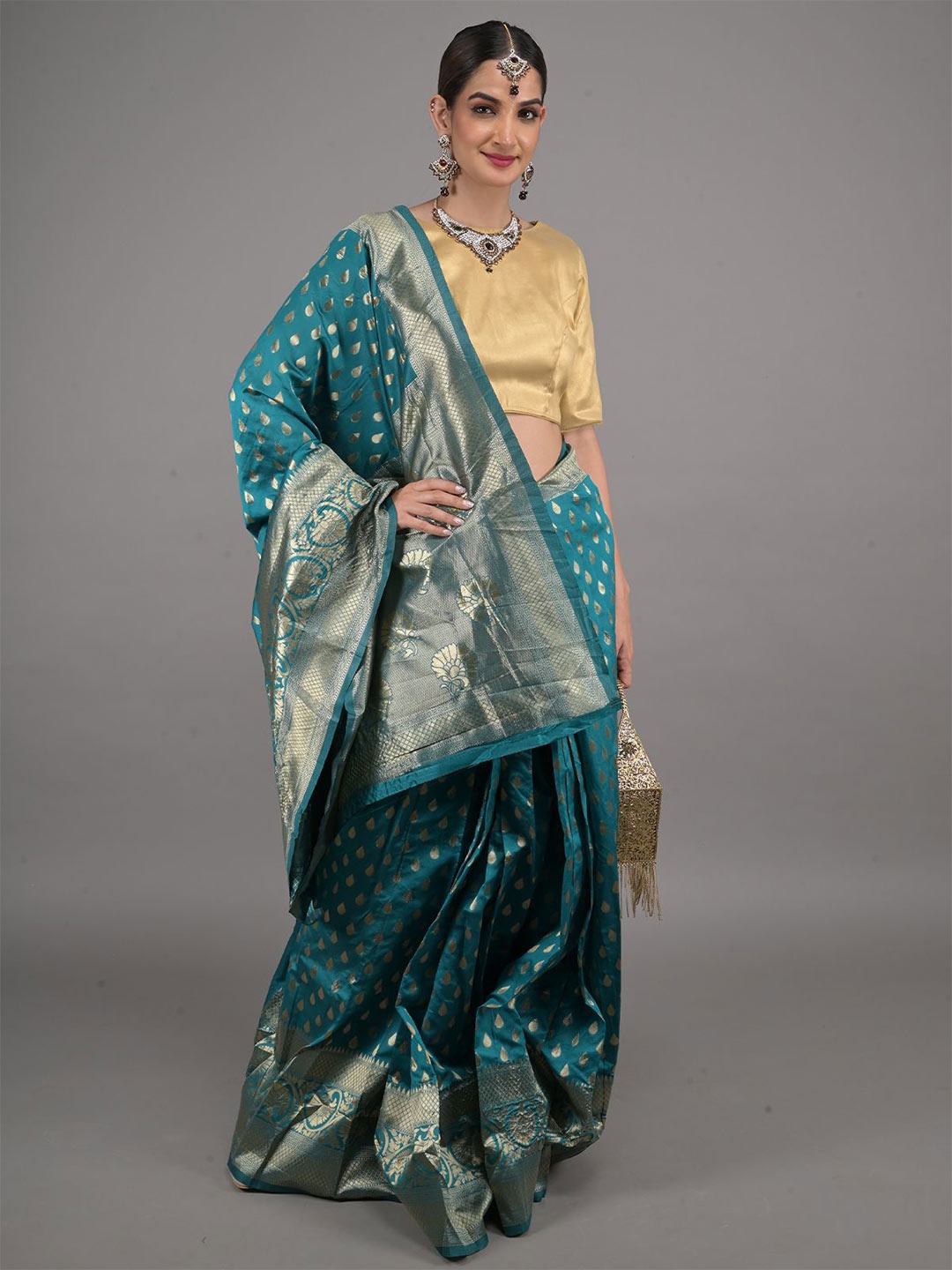 

ODETTE Woven Design Saree, Green