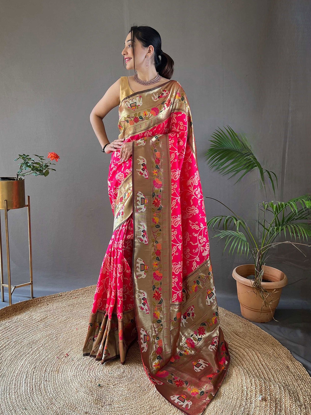 

Panzora Woven Design Zari Paithani Saree, Pink