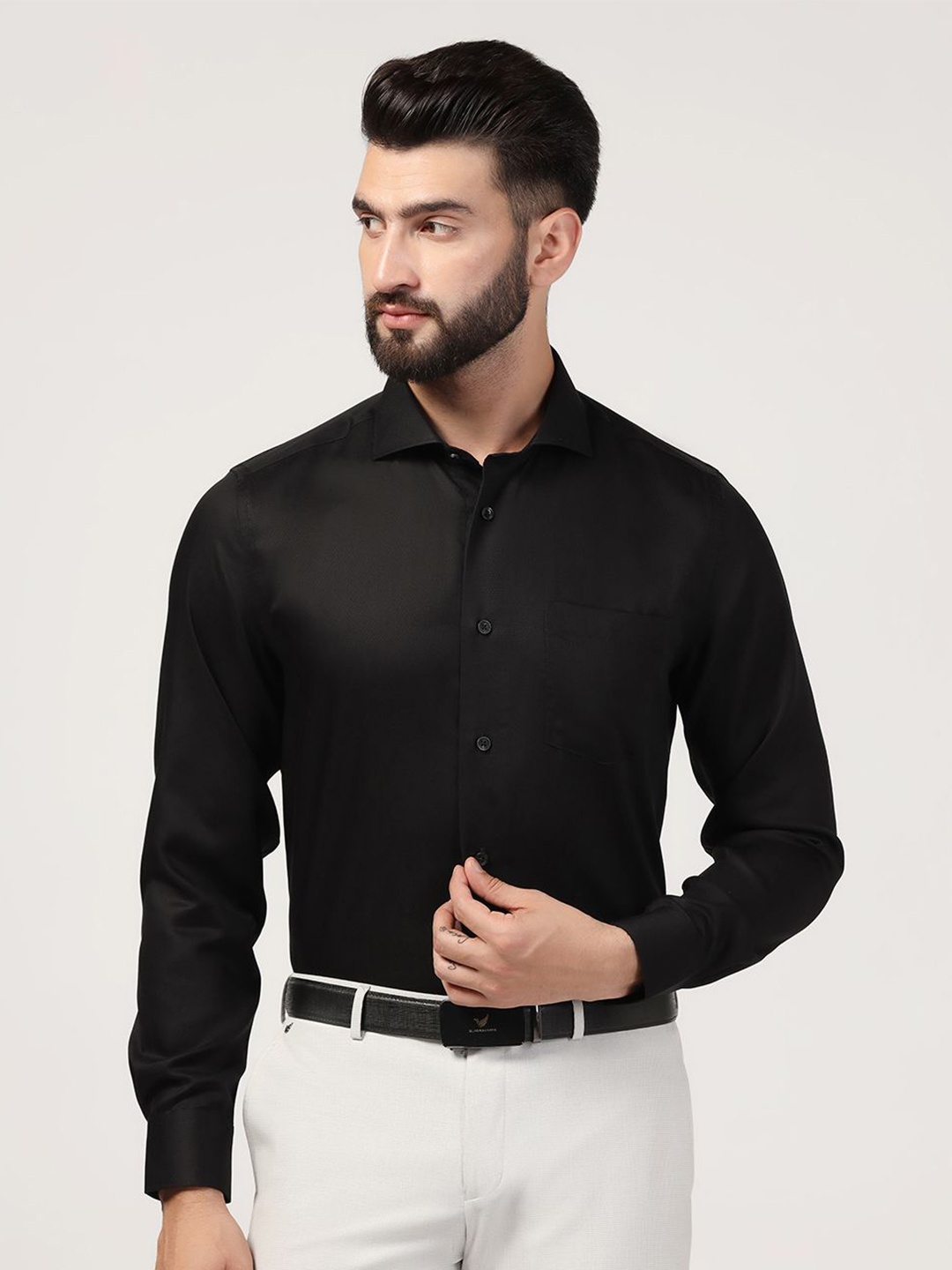 

Blackberrys Cutaway Collar Long Sleeves Slim Fit Cotton Formal Shirt, Black