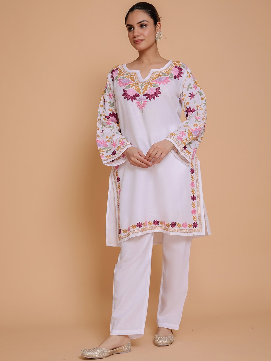 

HOUSE OF KARI Floral Embroidered Aari Work Straight Kurta With Trousers, White