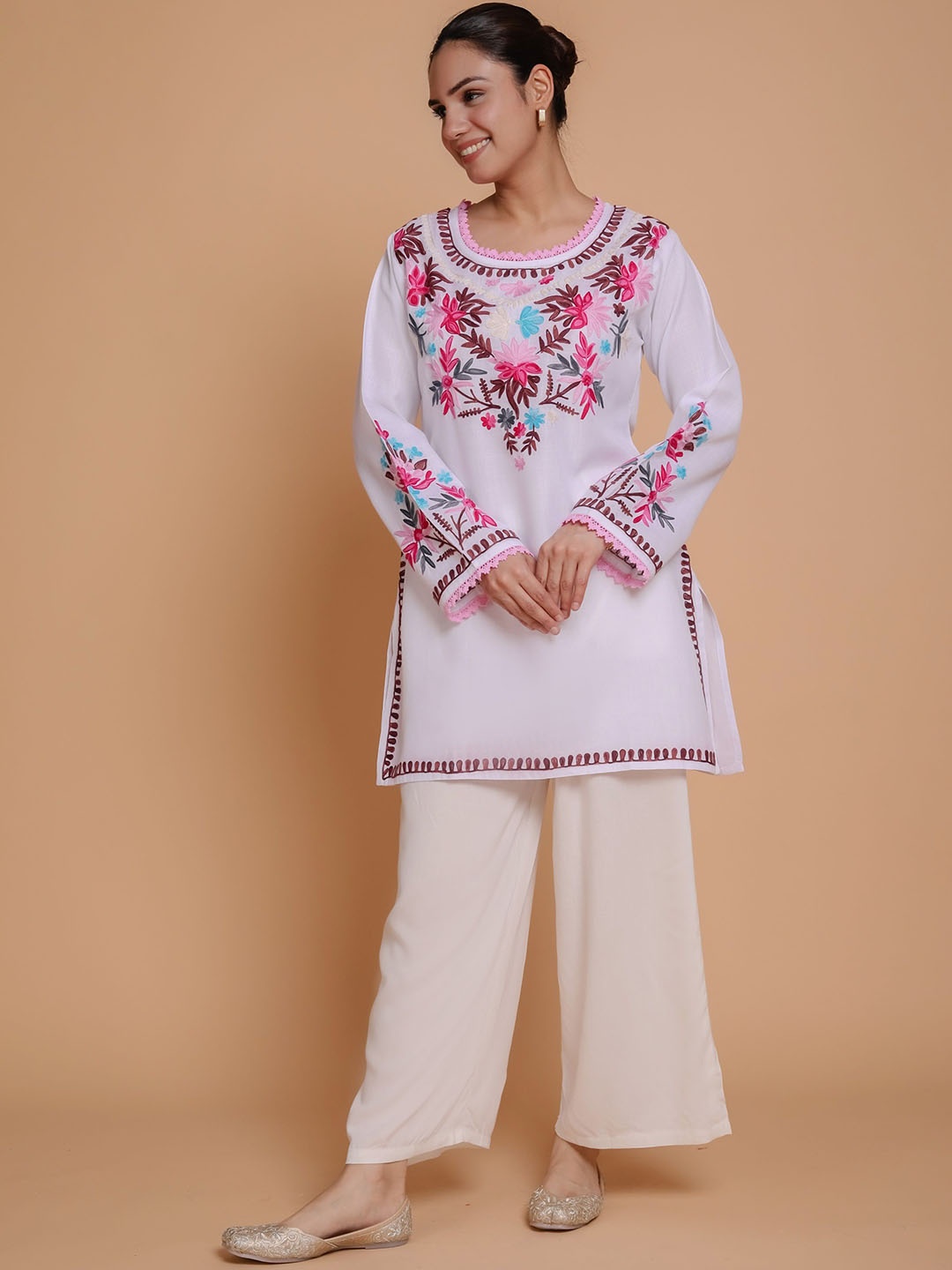 

HOUSE OF KARI Floral Embroidered Pastels Cotton Straight Kurta, White